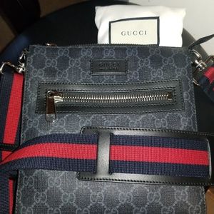 Gucci Supreme Messenger
